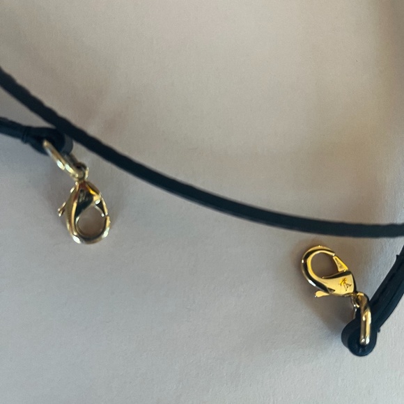 LOUIS VUITTON - EYE TRUNK WITH STRAP IPHONE X/XS - Picture 9 of 9